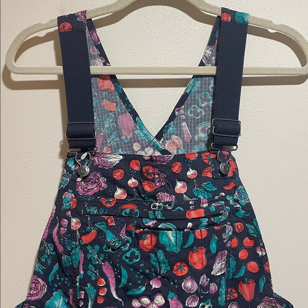 🥕 RARE PRINT 🍅 Duluth Trading Co Heirloom Gardening Overall Shorts💖 - Picture 4 of 14